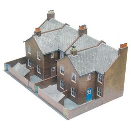 Superquick 1:72 Four Redbrick Terrace Backs - Low Relief Card Kit C5