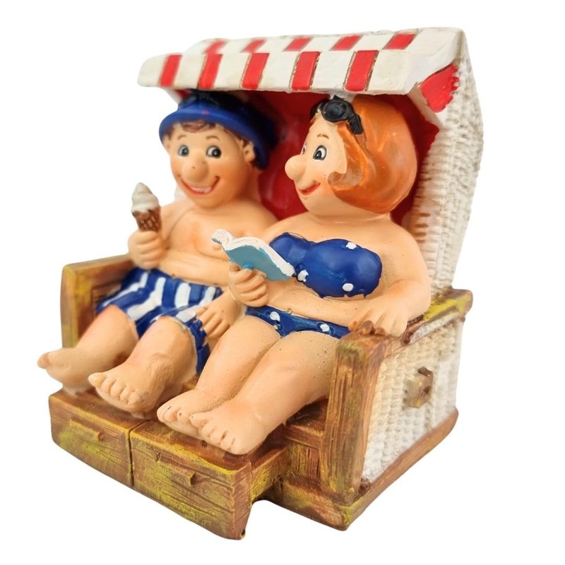 Dio Beach Chair Couple Figurine Made of Polyresin Decorative Figurine