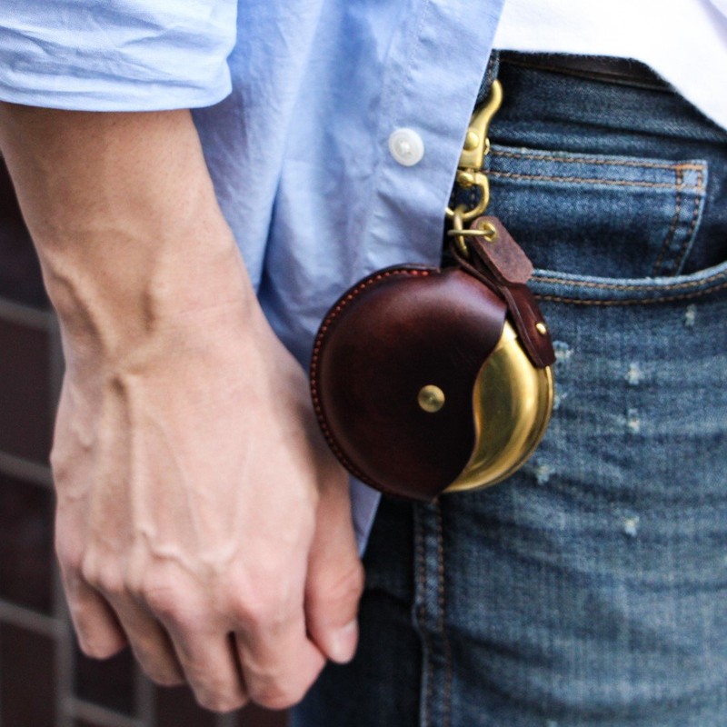 Cramp Portable Ashtray, Butt Holder, Leather, Brass, Stylish, Men's Key