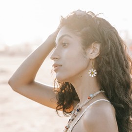 Daisy Flower Stud Earrings.Cute Chrysanthemum Dangle Earring Little Sun Flower Drop Earring for Women Jewelry (Ear hook)