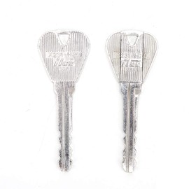 Magic Tricks Key, Classic Magic Trick Toy Key Into Bottle Three Folding Classic in Bottle Accessories Game Atmosphere Travel Kit DIY Decoration Party Gift for Lovers