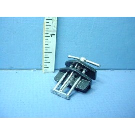 Reynold's Metal Miniatures Miniature Old BenchVise #931 Non-Working Reynold's 1/12 Scale
