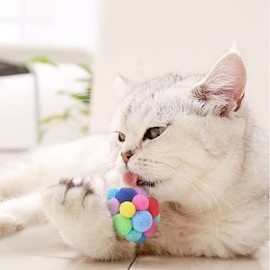 Gesuche 3Pcs Cat Toy Balls with Bell(3 Sizes/Pack),Round Cat Pom Pom Balls Built-in Bell,Colorful Soft Fuzzy Balls for Indoor Interaction, Play,Training and Chewing of Big Cats & Kittens
