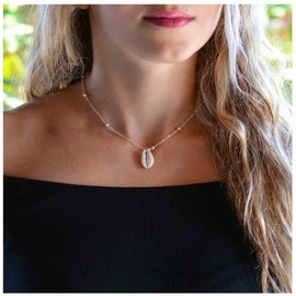 Cimenexe Bohemian Shell Pendant Necklace Cowrie Choker Necklace Chain Silver Station Chain Necklace Adjustable Shell Necklace Jewelry for Women and Girls Gifts