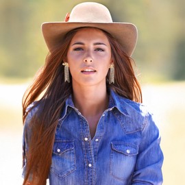 Cowgirl Earrings for Women Western Gold Rhinestone Cowboy Hat Tassel Earrings Sparkly Rodeo Country Dangle Earring Concert Outfits Jewelry Gift for Women