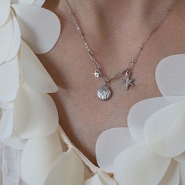 Xmsrn Vintage Crystal Starfish Choker Necklace Shell Conch Pendant Necklace Silver Scallop Choker Necklace Boho Sea Star Choker Necklace for Women