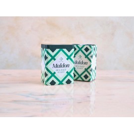 Maldon - Sea Salt Gift Tin, Includes Maldon Original Sea Salt 250g and a Maldon Sea Salt Gift Tin - Soft and Crunchy Sea Salt Flakes - Perfect for a Wide Range of Dishes