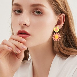 Acrylic Yellow Flower Daisy Dangle Earring for Women Wild Lily Petals Hawaii Plant Earrings (Daisy Earrings- Pink)