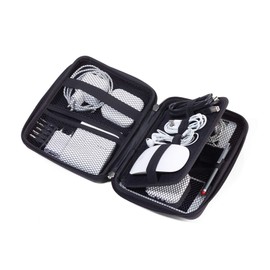 Troika Organizer-Etui mit Reißverschluss "travel Case" – Kabel-Organizer, Reise-Kosmetik– 3 Innenfächer – 6 Elastikband-Schlaufen – Trennwand (innen) – Kunstleder, Samt – schwarz