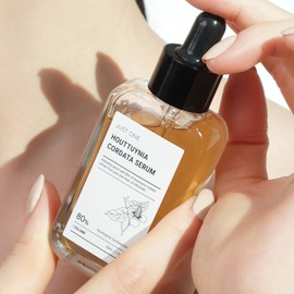 BOM COSMETICS Just One Houttuynia Cordata Serum 1.01 Fl. Oz, Soothing Skin Care with 8 Hyaluronic Acids, Hydrating & Calming Serum for smooth skin, Korean Skin Care