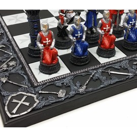Medieval Times Crusades - Juego de ajedrez de caballeros malteses blindados rojos y azules con tablero de 17 pulgadas                                 