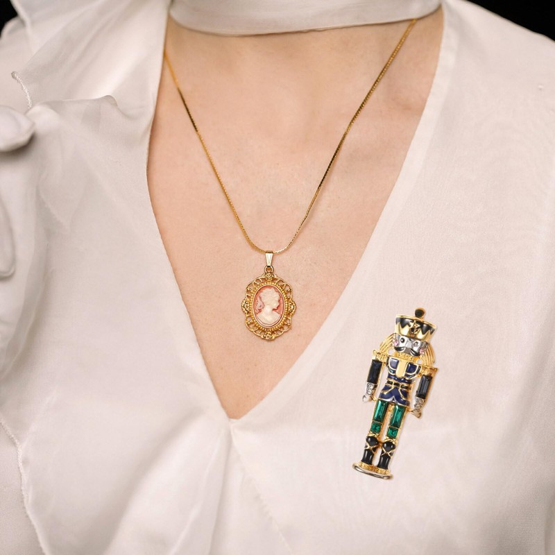 GALPADA Nutcracker Brooch Decor Nutcracker Soldier Lapel Pin Shawl Pin