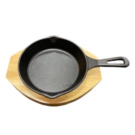 6.5" Cast Iron Skillet with Beige Rubber Wood Trivet Set