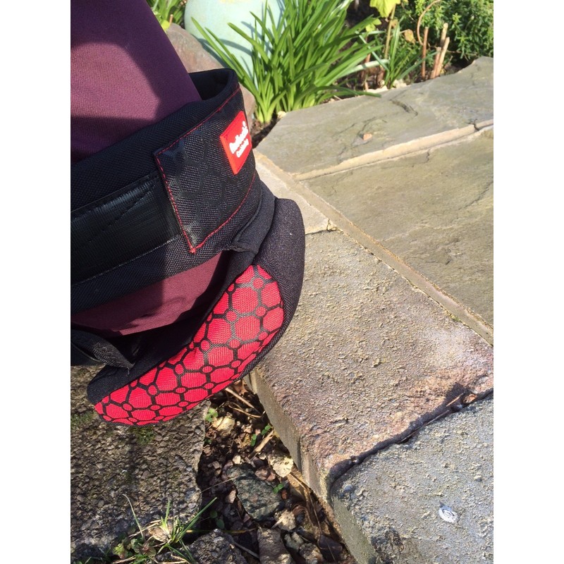 NEW Redbacks Strapped Knee Pads by Redbacks