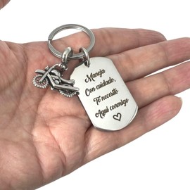 Llavero para Motociclista de Acero Inoxidable - Regalo con Mensaje Maneja con Cuidado te Necesito Aquí Conmigo, Placa 4x2.3 cm
