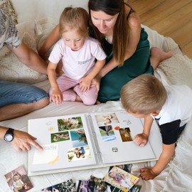 3 Ring Binder 12x12 Inch Large Scrapbook Photo Album, Linen Cover Scrap Book with 30 Plastic Sleeves 60 Pages 12 x 12 Scrapbooks White Pages for Wedding Couples Baby Travel Women kids (Beige)