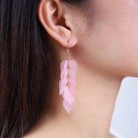 Cimenexe Bohemian Flower Leaf Dangle Earrings White Flower Drop Earrings Acrylic Flower Petal Stacking Earrings Long Leaf Chandelier Earrings Jewellery for Women and Girls Gifts, Zinc, No Gemstone