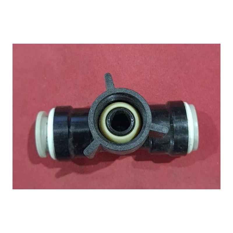 Watts Aqua Lock SeaTech Swivel Female Tee