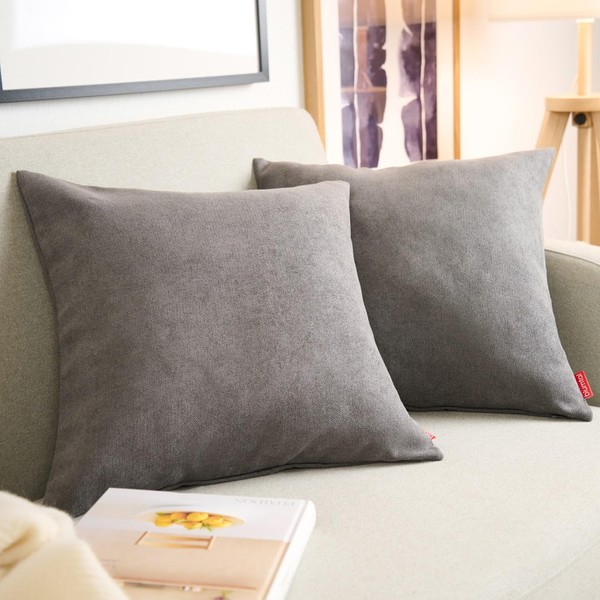 Blumtal Chenille Cushion Cover - Cuddly Sofa Cushion with Hidden