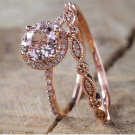 LRGKMCWTOB Fashion 2PCS Rings Elegant Women 18K Rose Gold Filled Morganite Pink Gemstone Wedding Bridal Ring Diamond Solitaire Wedding Engagement Rings for Women Set (US 8)