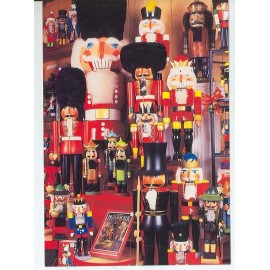 FRANKENMUTH, MICHIGAN BRONNERS CHRISTMAS LARGE NUTCRACKERS ON POSTCARD (CD#81*)