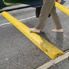 Protector de Cables Resistente al Tráfico Vehicular Rampa Para Suelo