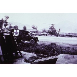 Vietnam War Marine Sikorsky Helicopter PHOTO UH-34D Transports Wounded 66