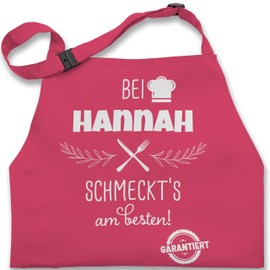Geschenk mit Namen personalisiert by Shirtracer - Children's Apron Children Boys Girls - Cooking Apron - Bei Name schmeckts am besten I Gift Cooking Grandma I Mama I Grandpa I Papa, 1 Pink