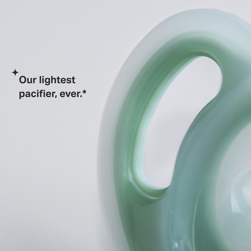 Tommee Tippee Ultra-Light Silicone Pacifier, 0-6 Months, Symmetrical One-Piece Design,