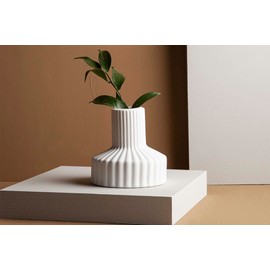 SAMSET Small White Ceramic Vase