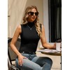 URRU playera sin mangas para mujer, con cuello alto falso,