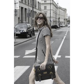 Catwalk Collection Handbags - Women's Leather Cross Body Bag - Medium Messenger Bag - Adjustable Shoulder Strap - ABBEY ROAD - Dark Blue/Navy