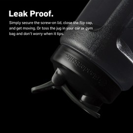 BlenderBottle Botella de agua de medio galón, jarra de agua grande Koda, 72 onzas, azul