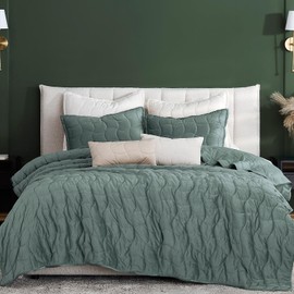 Sage Green Velvet Quilt Set Queen Size, Lightweight Luxury Crushed Corduroy Comforter, Soft Cloud Bedding, Moss Vintage Bedspread Coverlet with 2 Pillow Shams for All Season, 3 Pieces, 90x96 inches