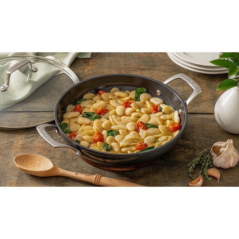 Le Creuset Essential Non-stick Ceramic Shallow Braiser with Glass Lid,