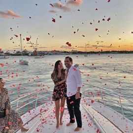 Party Xclusive Red Heart Confetti Cannon Celebrate Party Poppers Anniversary Photo Model (12 Pack)