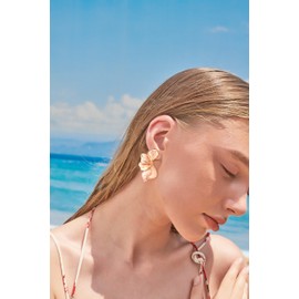 LILIE&WHITE Rose Gold Flower Earrings for Women – Statement Floral Studs with Textured Petal Design, Hypoallergenic Earrings Non-Tarnish Metal, Stylish Jewellery for Daily Wear or Gift Giving