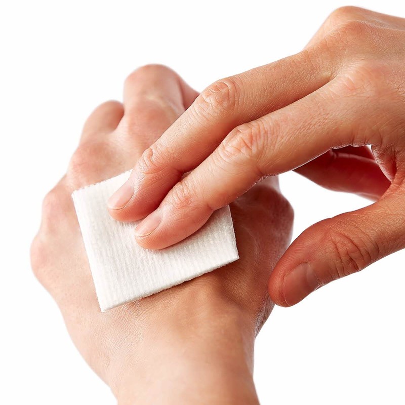 Curad SoothePlus Gauze Pads with Arm & Hammer Baking Soda,