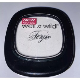 wet n wild 2x Wet N Wild Fergie Centerstage - Take on the Day- Mattifying Powder A851 #cs