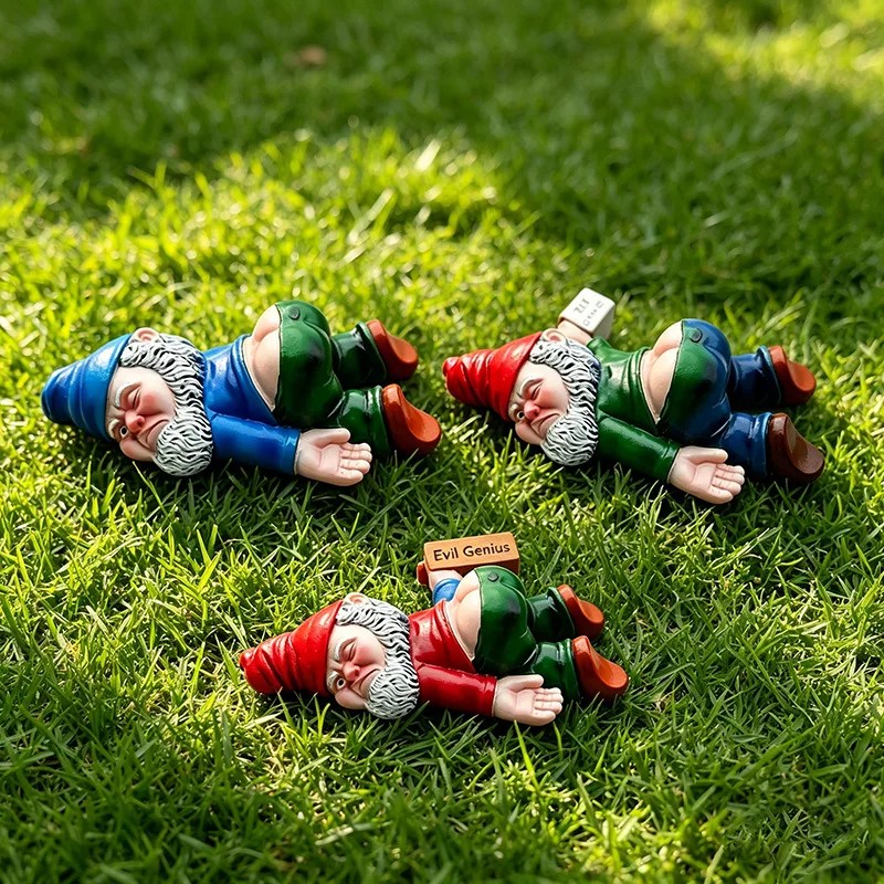 funny garden gnome