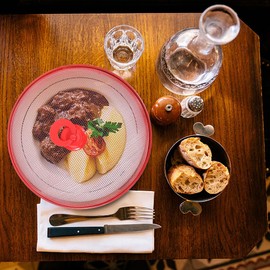 PRETYZOOM 3pcs Food Tent, 11.8 inch Round Food Covers, Metal Mesh Food Protect, Round Food Net Tent, Reusable Fruit Cover Food Tents (Random Color)