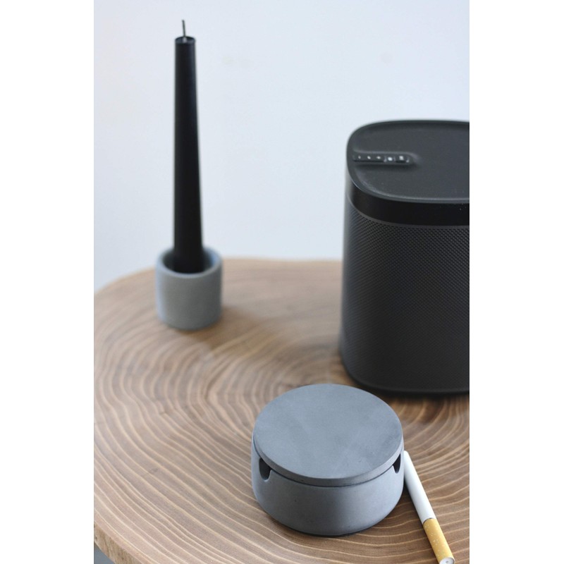 anaan 'BO' Ashtray with Lid Made of Concrete Wind Ashtray
