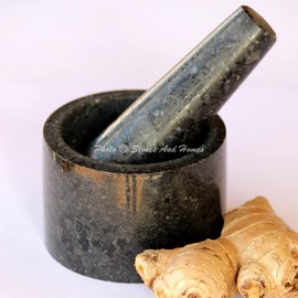 Stones And Homes Indian Black Mortar and Pestle Set Small Bowl Granite Stone Molcajete Herbs Spices for Kitchen 2.75 Inch Polished Decorative Round Stone Molcajete Herbs Spices - (7x4.5x3.8 cm)