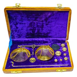 Vintage Antique Brass Jewelry Scale with Velvet Box Goldsmith Weight (tarazu) Showpiece Levels Measuring Tool with Weight Balance Home Decor -100 gram Wooden Box