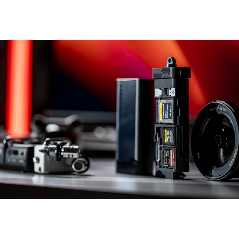 Freewell USD 3.2 10GBps Pro Reader Versatile CF Express A,CF