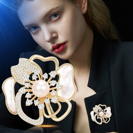 EMEGCY Camellia Brooch 14K Gold Plated Camellia Flower Brooch Pin Pearl Camellia Brooch Lapel Pin Gold Flower Jewelry Dress Accessories for Women