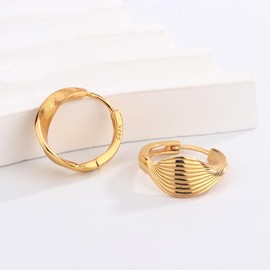 DIAMANTIO 18K Gold Plated Ribbed Teardrop Hoop Earrings for Women – Vintage-Inspired Textured Clip-Back Earrings – Bold & Elegant Jewelry for Daily Wear and Special Occasions