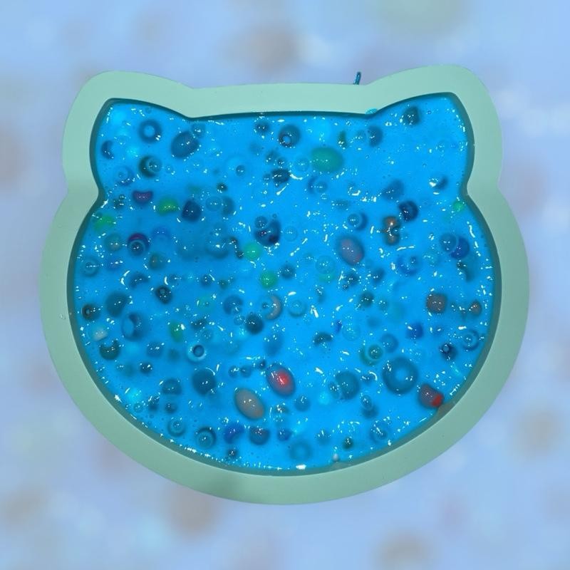 REMELTABLE Picking Pals with Mold and Beads Acrylic:_Green Cat