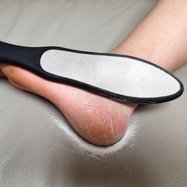 [JHQR49U2_4B] Exfoliation Brush Black Foot Exfoliation Care / [JHQR49U2_4B]각질케어 브러쉬 각질 풋 블랙 발 각질케어
