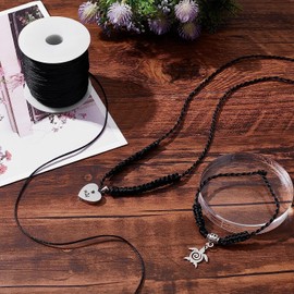 Cordoncino nero in nylon satinato da 1,5 mm x 45,4 m, per collane, bracciali, gioielli, macramè, finiture cerate, multiuso per cordini, perline intrecciate